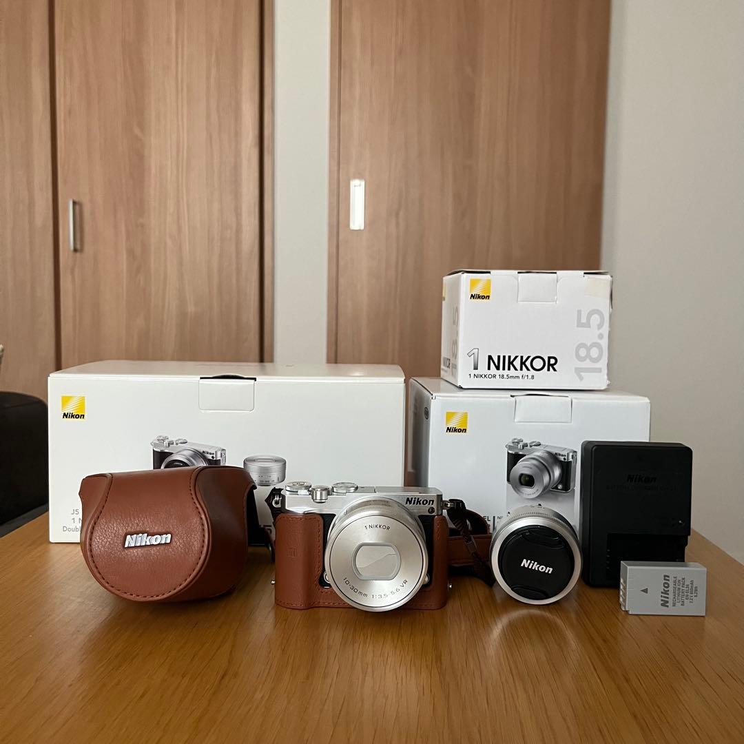 Nikon J5 ダブルレンズキット　純正カバー付 Amazon | Nikon ミラーレス一眼 Nikon1 J5 ダブルレンズキット