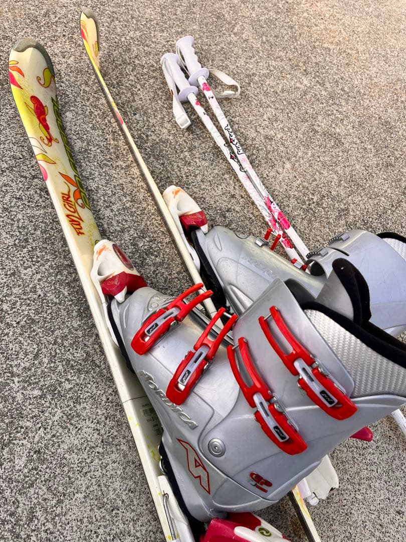 最終値下【初心者向［送料込］】Nordica Fun Girl スキーセット - メルカリ