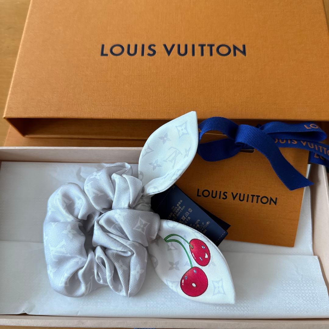 LOUIS VUITTON 村上隆 ヘアゴム・シュシュ - メルカリ