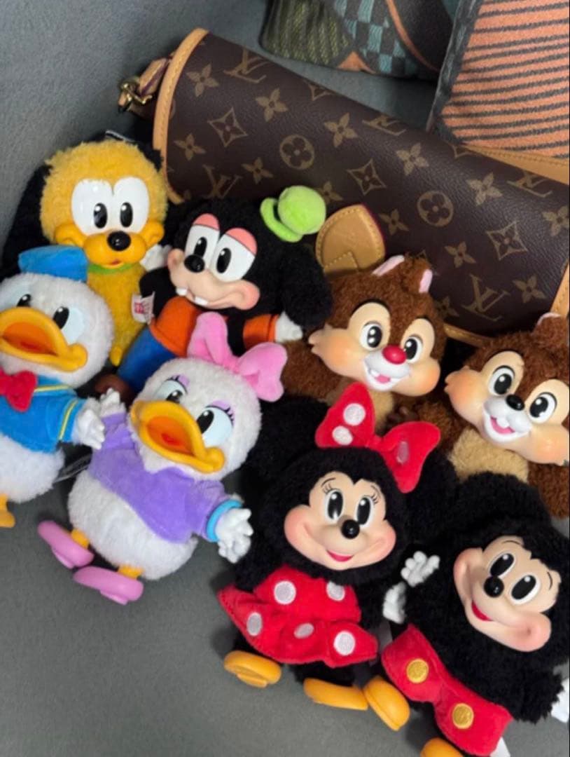 ♡海外限定POPMARTディズニーぬいぐるみキーチェーンアソートBOX（8個