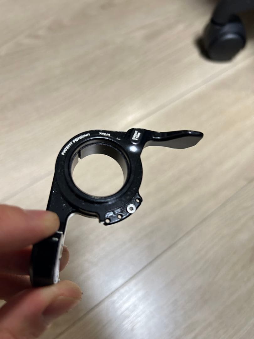 ドロッパーレバー Wolf tooth(左用縦型） - メルカリ