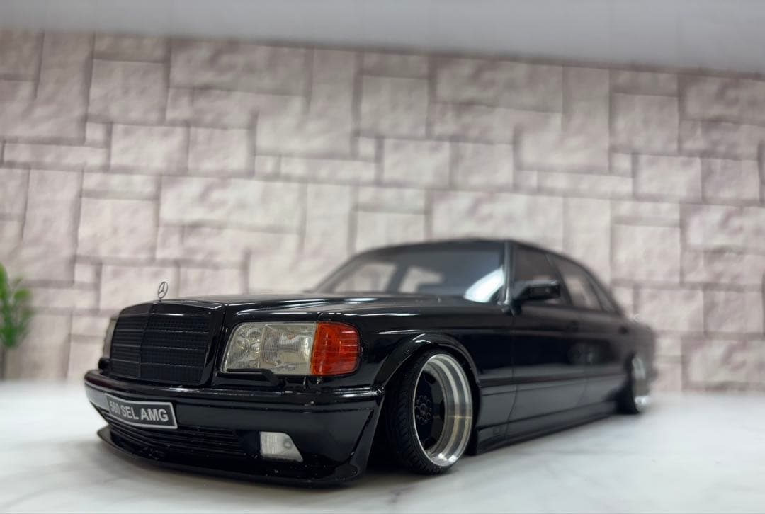 1/18ミニカー ベンツ560SEL AMG 深リムカスタム　ブラック