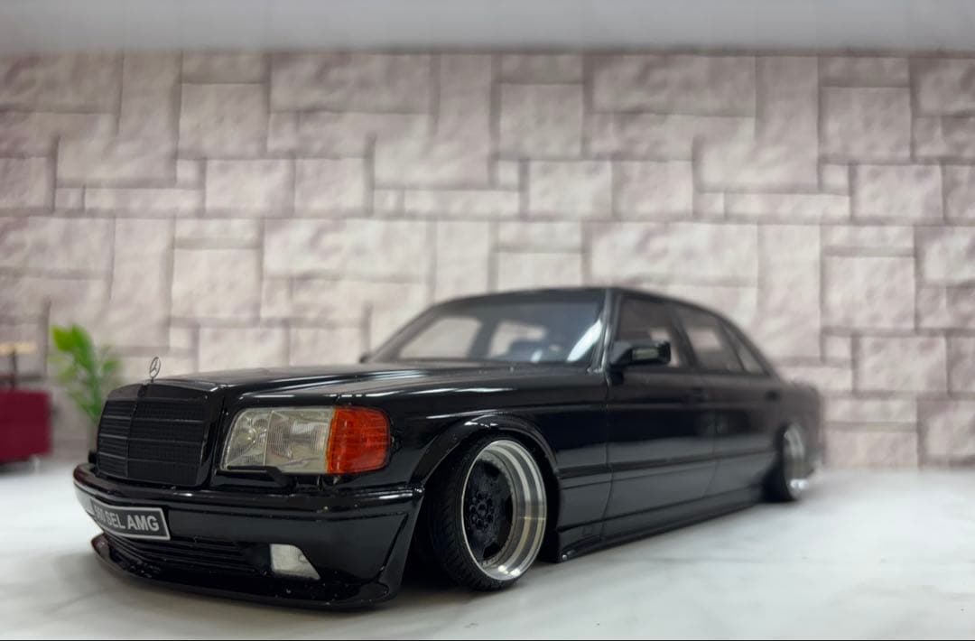 1/18ミニカー ベンツ560SEL AMG 深リムカスタム　ブラック