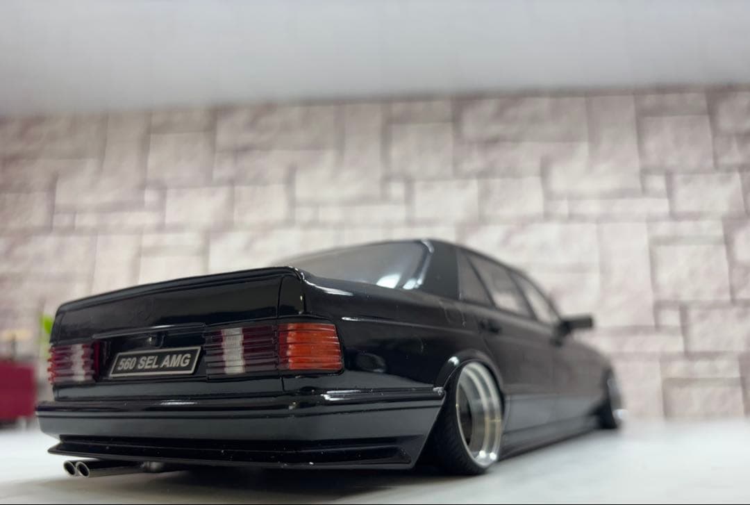 1/18ミニカー ベンツ560SEL AMG 深リムカスタム　ブラック