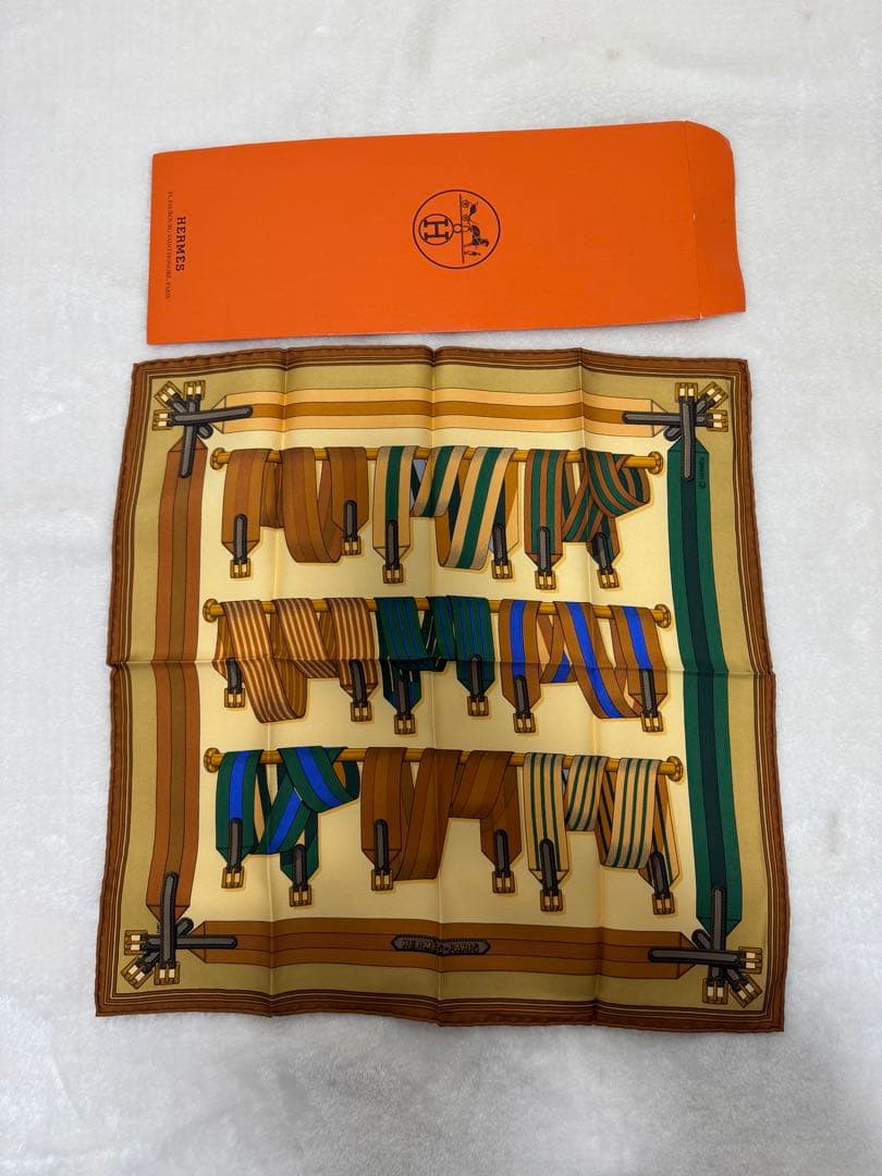 エルメス　スカーフ　カレ　45 ベルト柄 エルメス スカーフ カレ45 ベルト柄 | 東京銀座のヴィンテージウォッチ