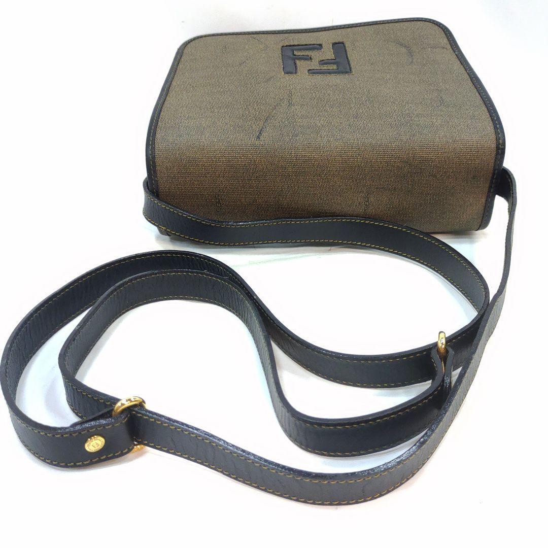 フェンディ メッセンジャーバッグ PVC×レザー FFロゴ カーキ