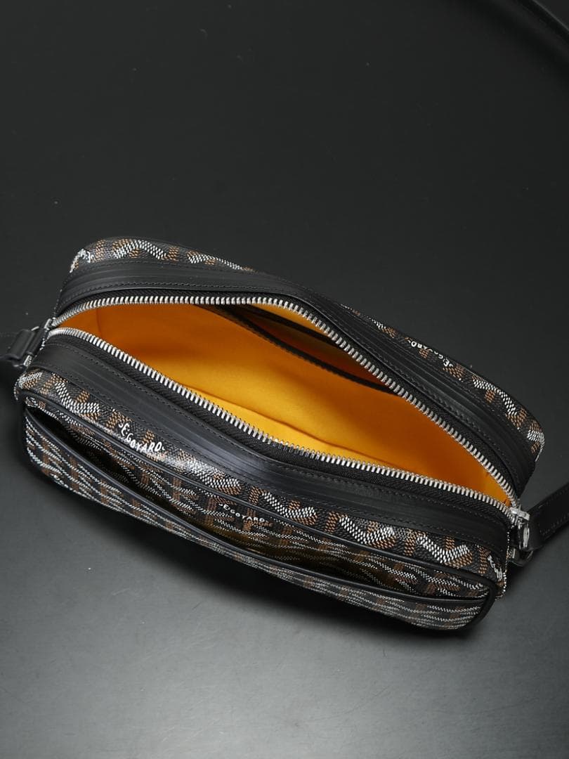 幾何学模様 ブラック系 ショルダーバッグ