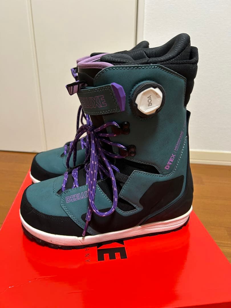 24-25 ディーラックス エクスプローラー 26.5cm