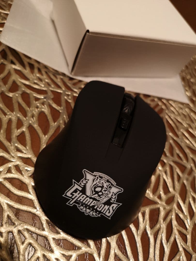 阪神タイガース 2025 優勝記念品 置時計 マウス など - メルカリ