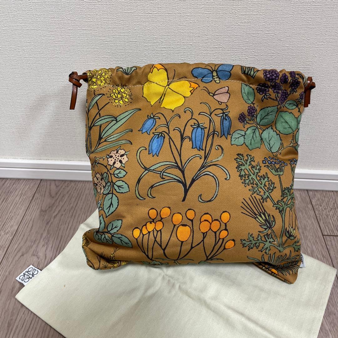 ロエベ　巾着　ブラウン LOEWE ロエベ ショルダーバッグ ブラウン アナグラム ナッパレザー