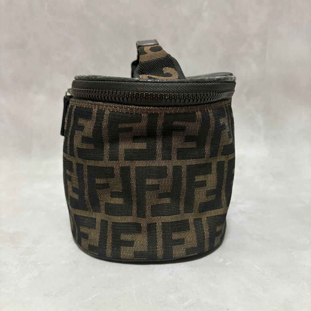 FENDI フェンディ ズッカ柄 バニティ バッグ ポーチ - メルカリ