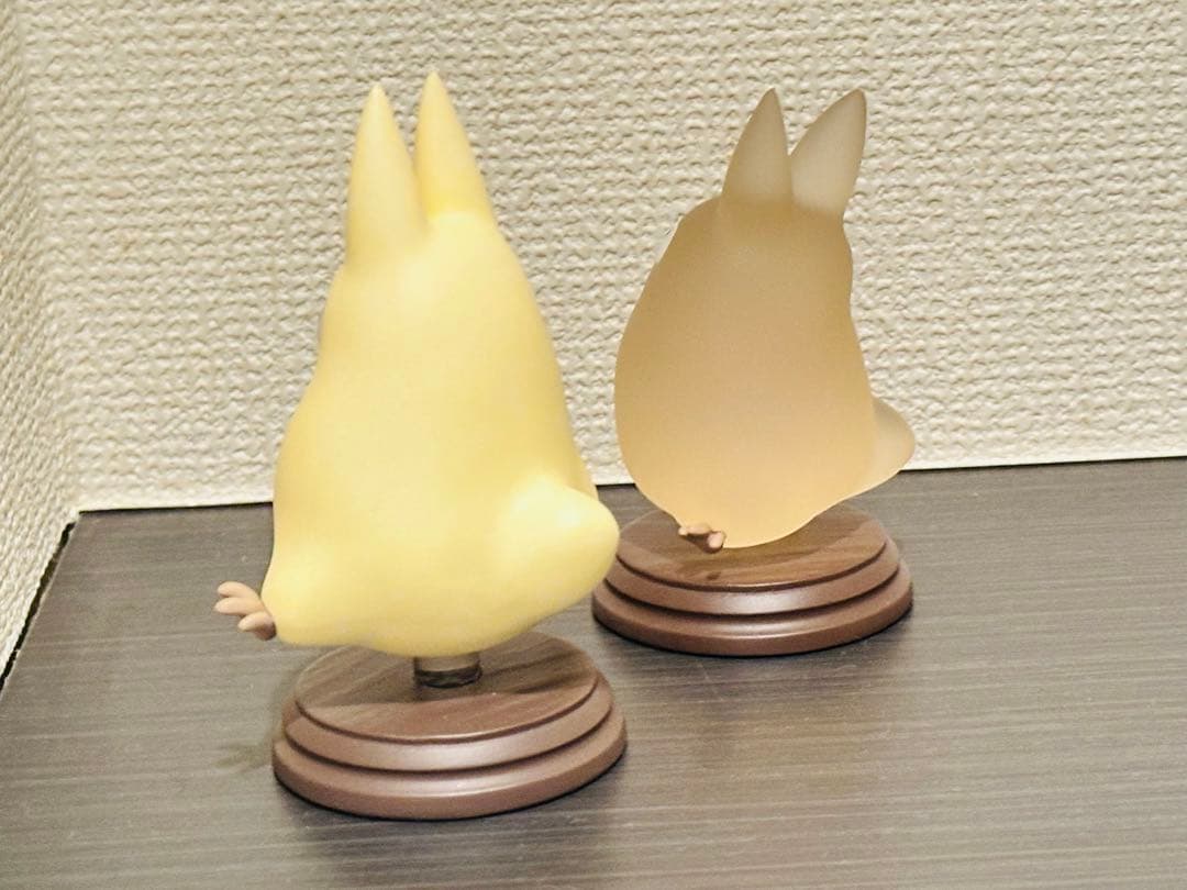 となりのトトロてのひら小トトロびっくり•とうめい2体セット専用箱あり