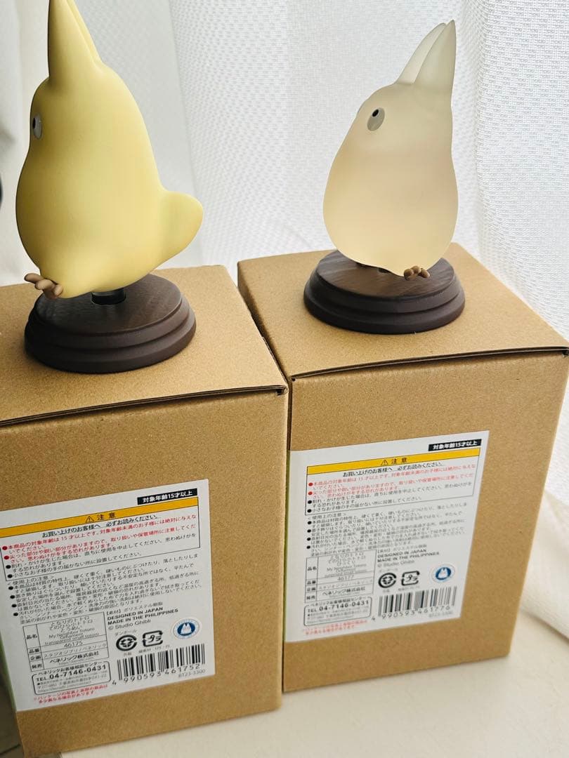 となりのトトロてのひら小トトロびっくり•とうめい2体セット専用箱あり