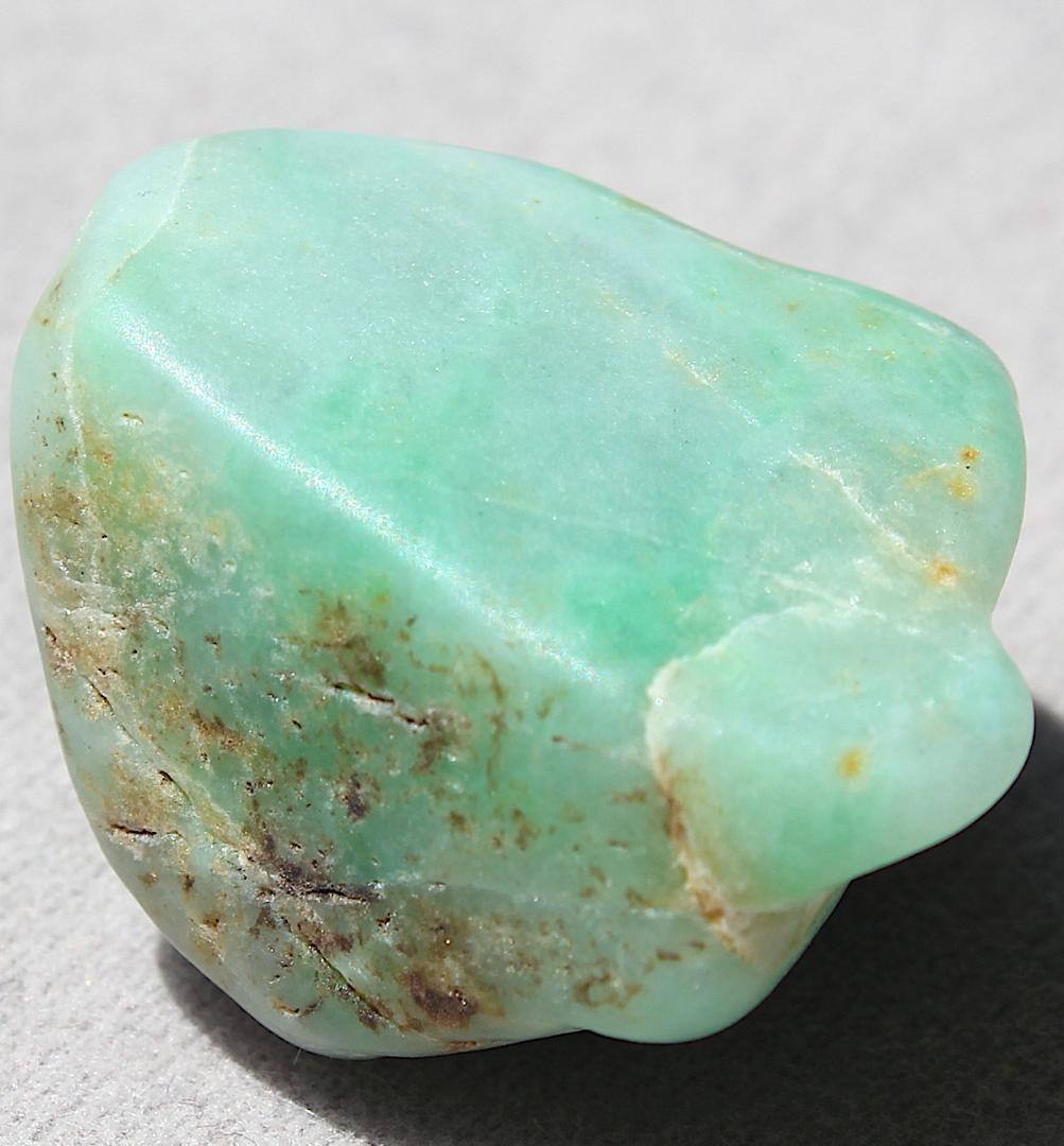 ［緑翡翠の最高峰］糸魚川翡翠 金山谷 ロウカン質 原石 16.4g