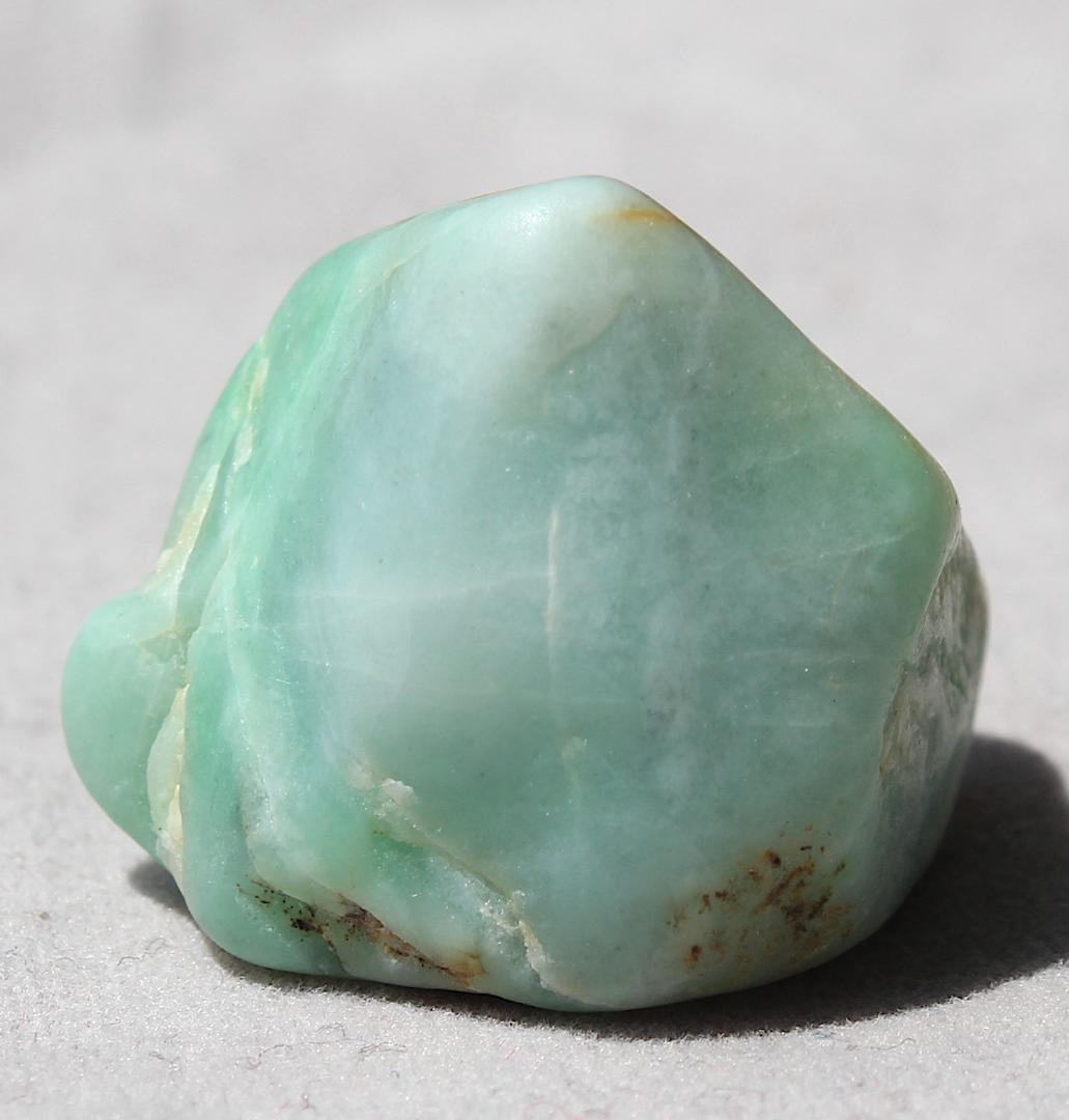 ［緑翡翠の最高峰］糸魚川翡翠 金山谷 ロウカン質 原石 16.4g