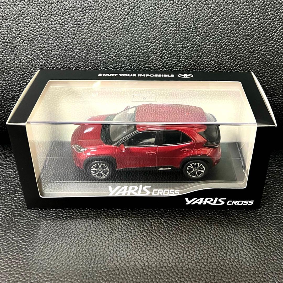 シュリンク未開封】ヤリスクロス レッド 赤 ミニカー カラーサンプル 1