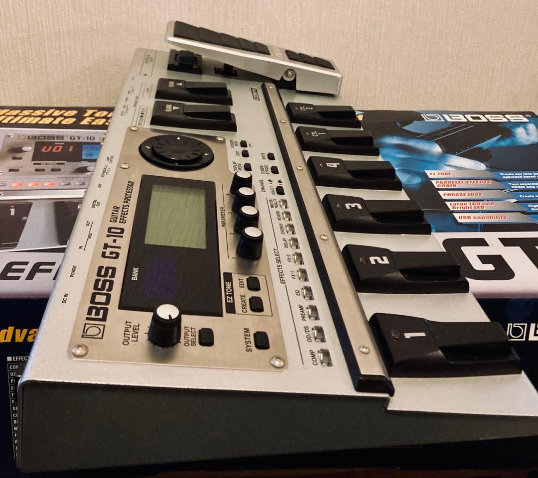 BOSS / GT-10 +キャリングケース付き中古美品!