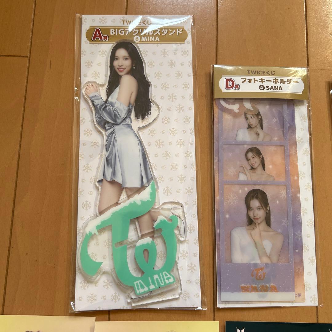 TWICE アクリルスタンド & フォト セット - メルカリ