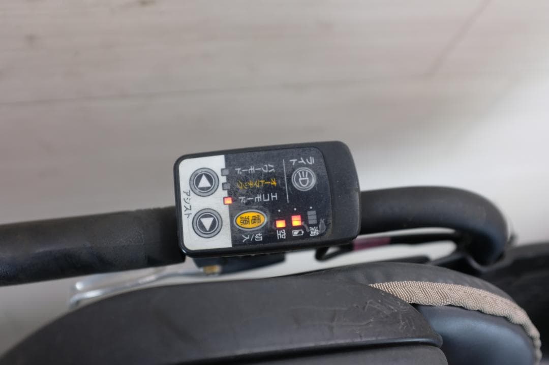 C*J様 パナソニック ギュット　20インチ　3段　6.6Ah（5点灯）充電器あ