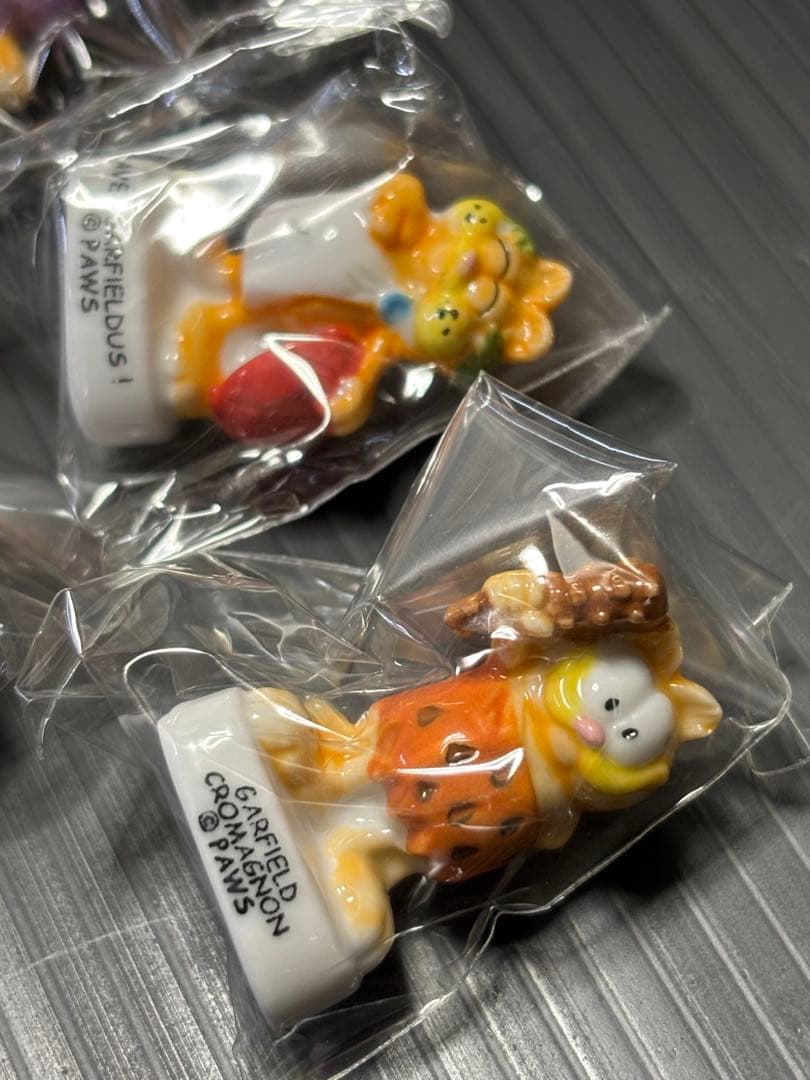 フェーヴ　陶器製　ミニチュア　ガーフィールド　他　29個セット