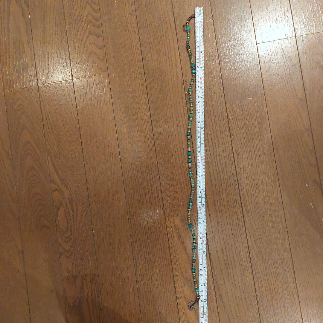 フラットヘッドターコイズと木製ビーズのブレスレット - メルカリ