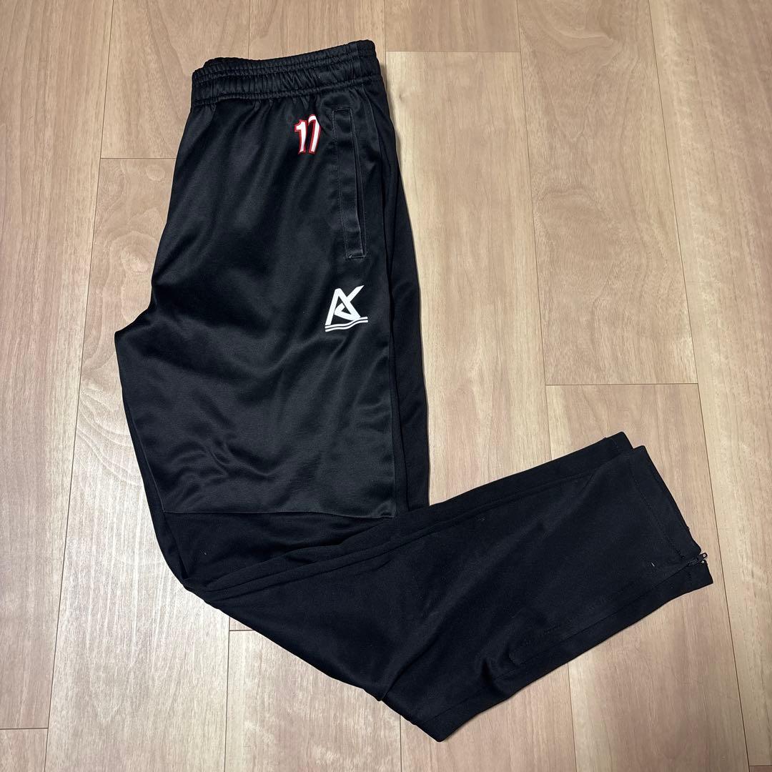 AIE国際高校 サッカー部 上下ジャージ (上M 下L) - メルカリ