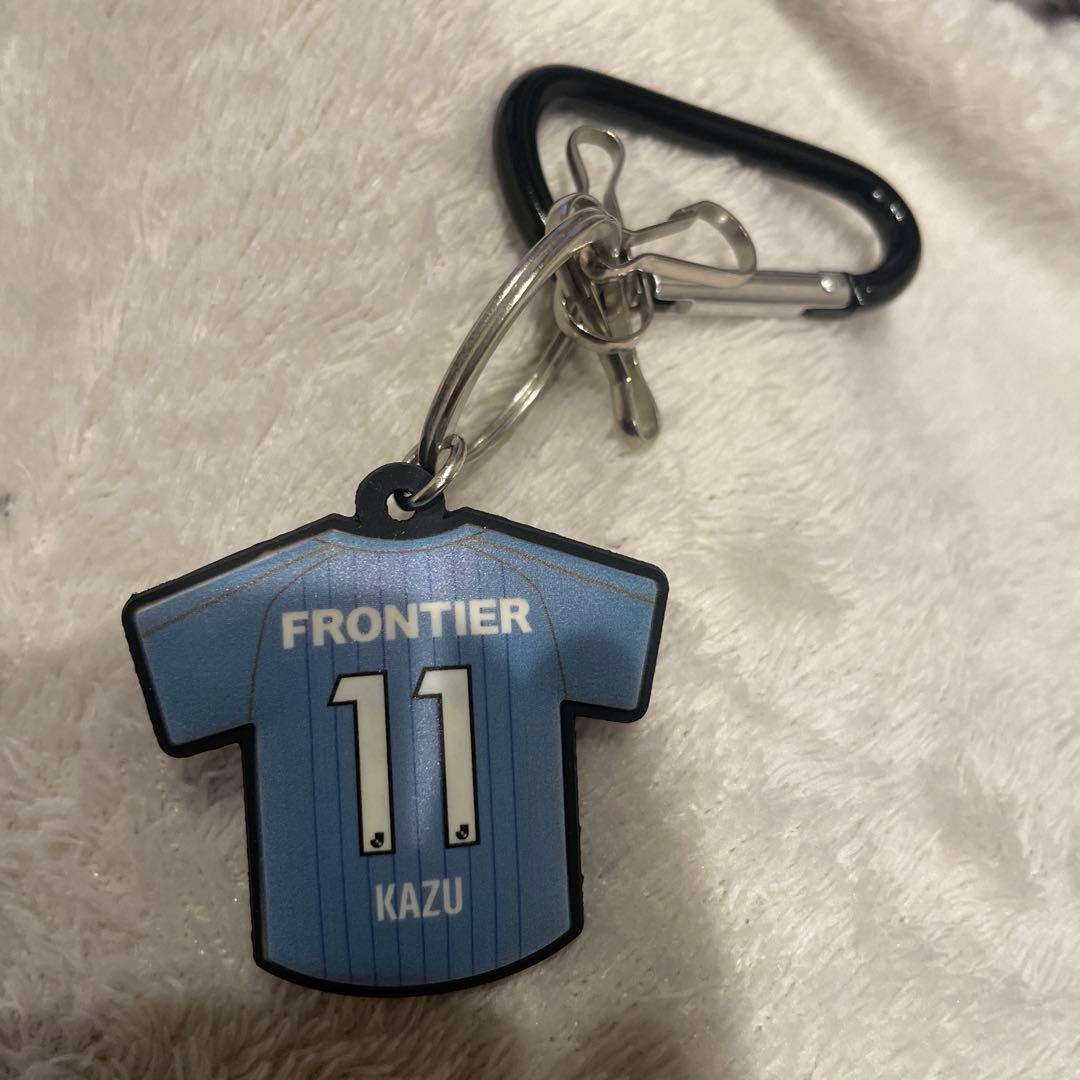 横浜FC ユニフォーム型キーホルダー 11 三浦知良選手 - メルカリ