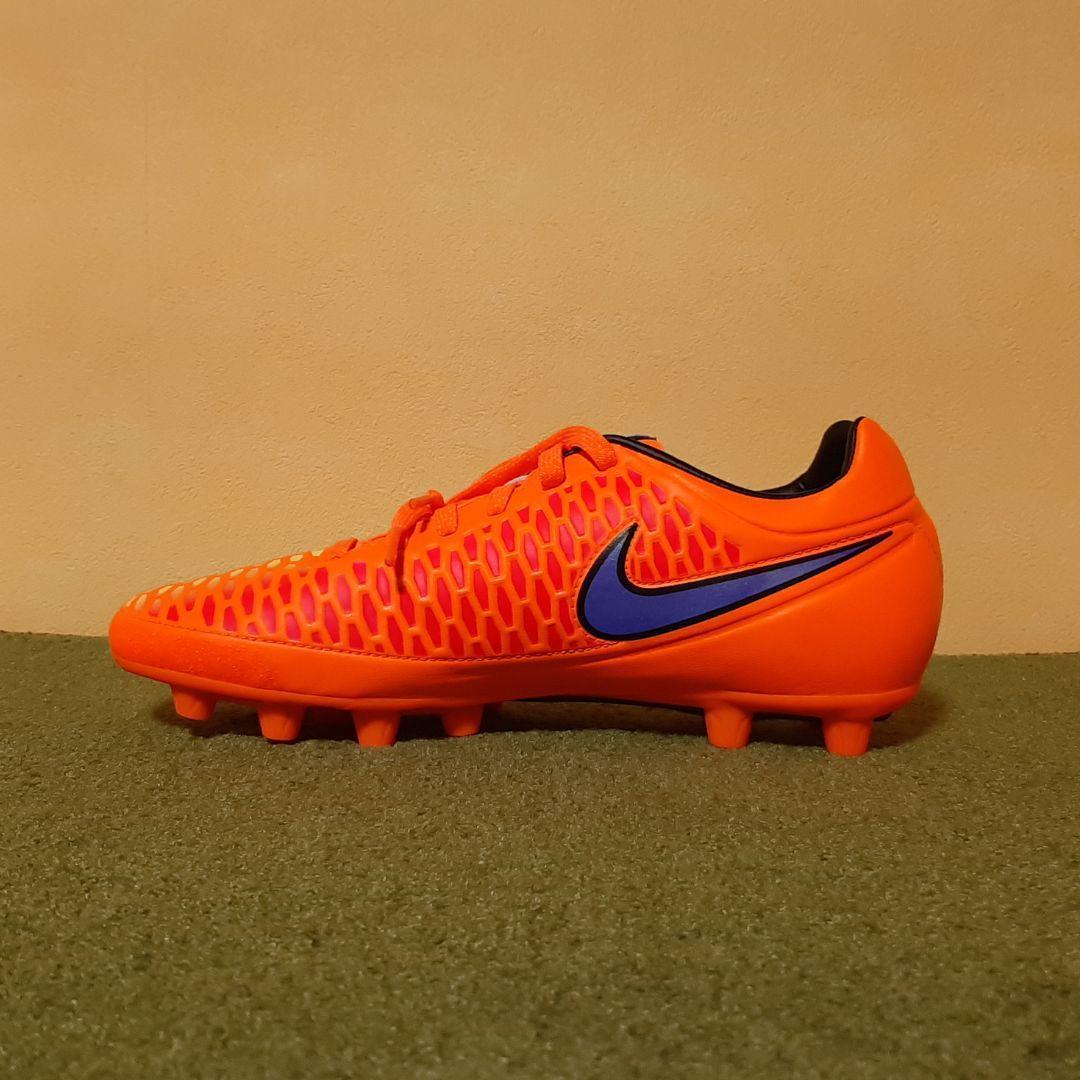 新品 未使用 サッカースパイク ナイキ マジスタ 廃盤 レア HG 26.5cm