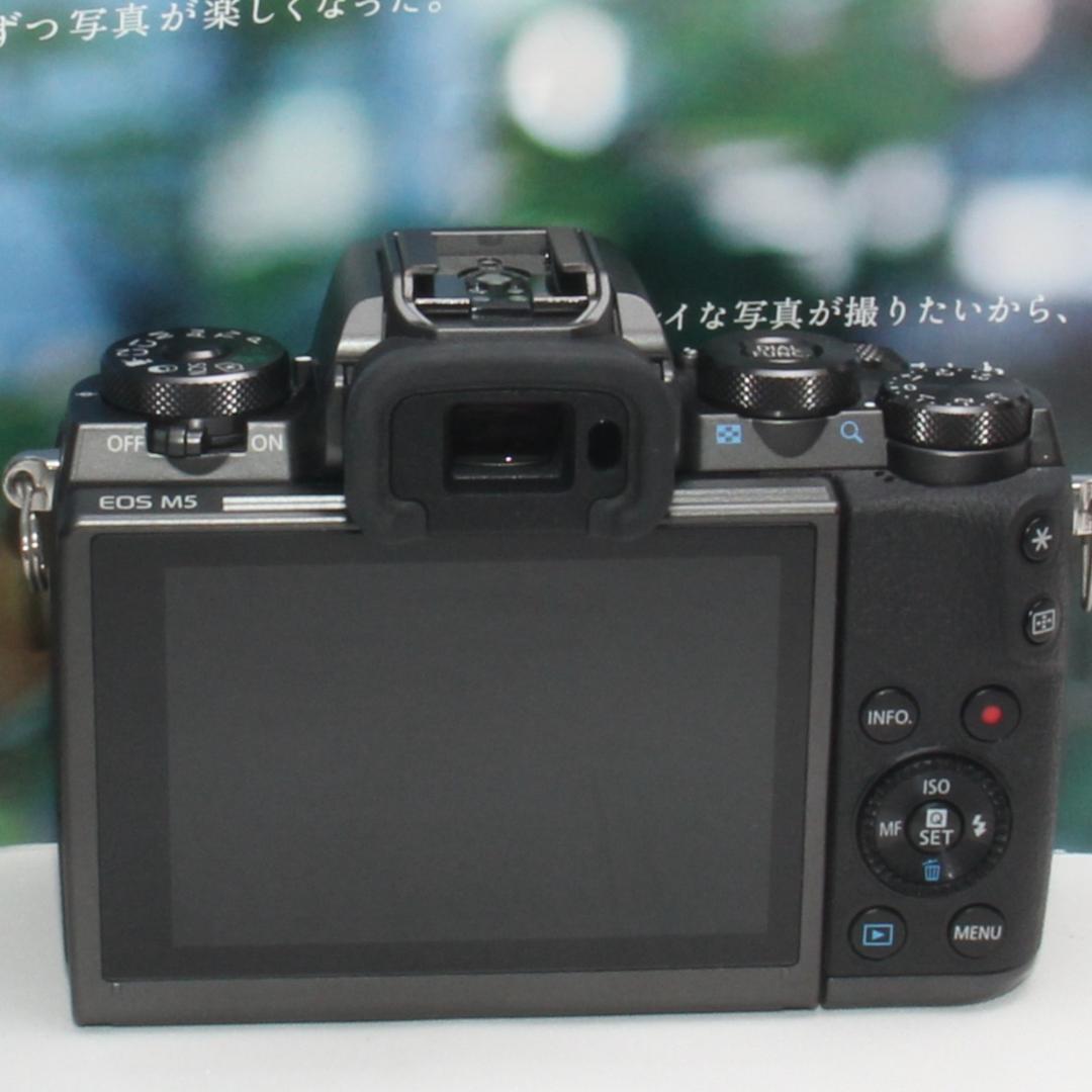 ❤️予備バッテリー&カメラバック付き❤️キヤノン EOS M5 トリプルレンズ