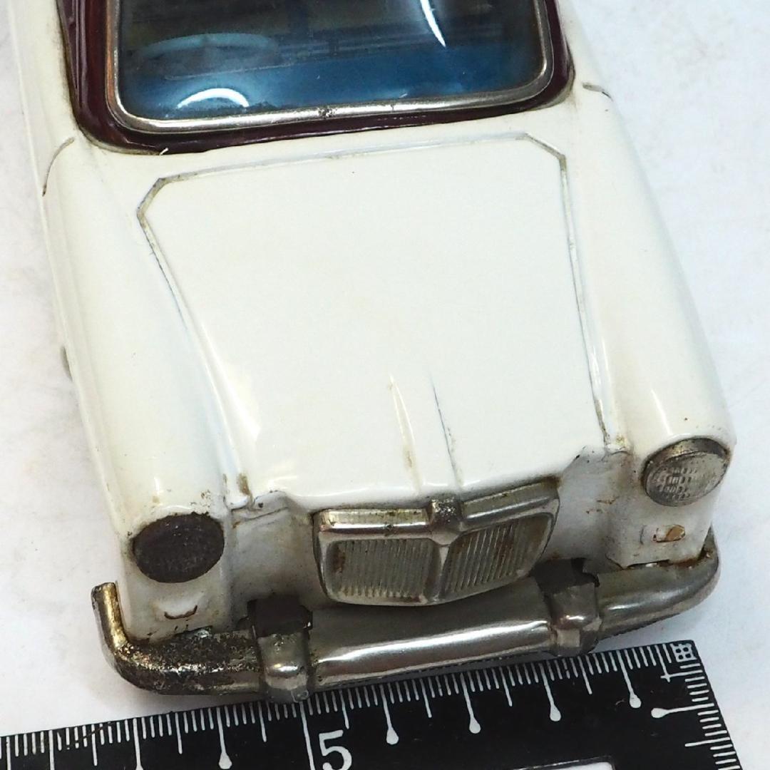 萬代屋【 MGマグネット マークⅢセダン白/茶】ブリキtin toy car箱無