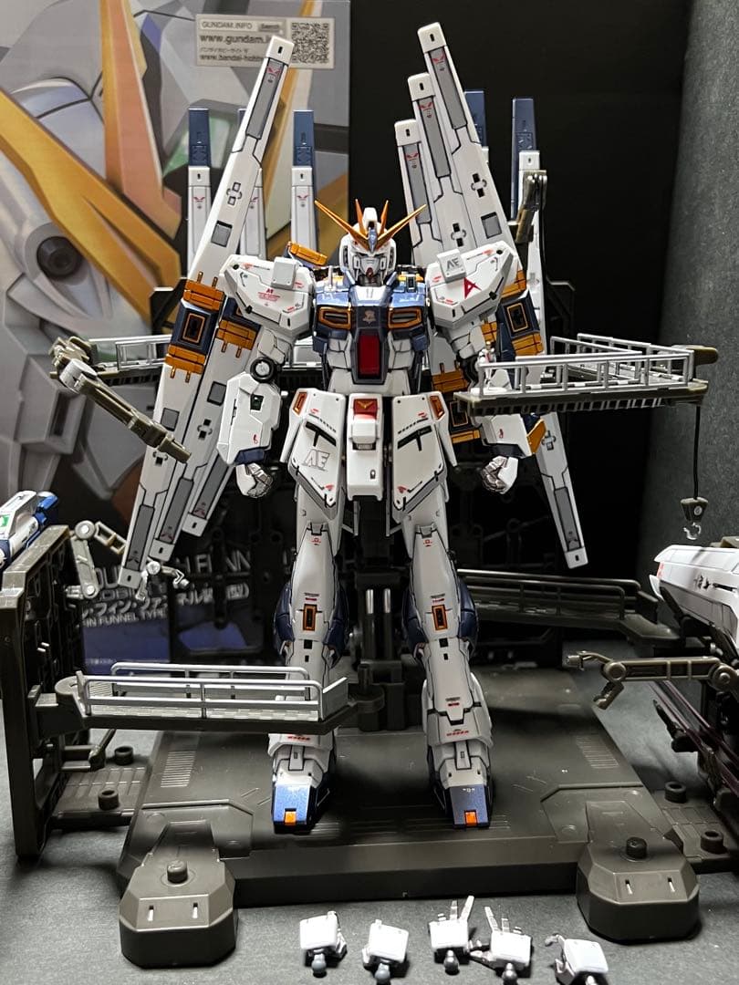 RG 1/144 νガンダム　ダブルフィンファンネル装備型サイドF限定完成品