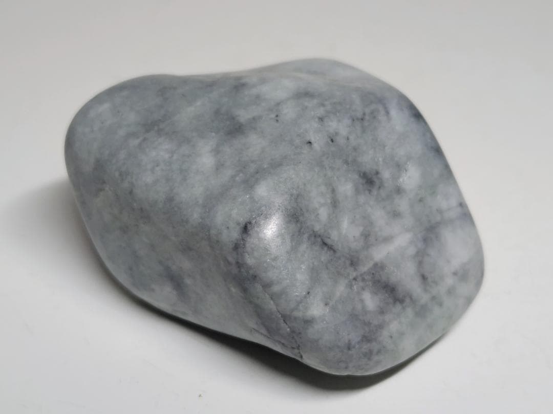 糸魚川⑭ 翡翠 240g ヒスイ 原石 鑑賞石 自然石 誕生石 鉱物 鉱石 水石