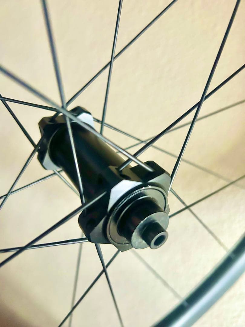 ◇鬼軽！カーボンホイールCarbon前輪◇640g！