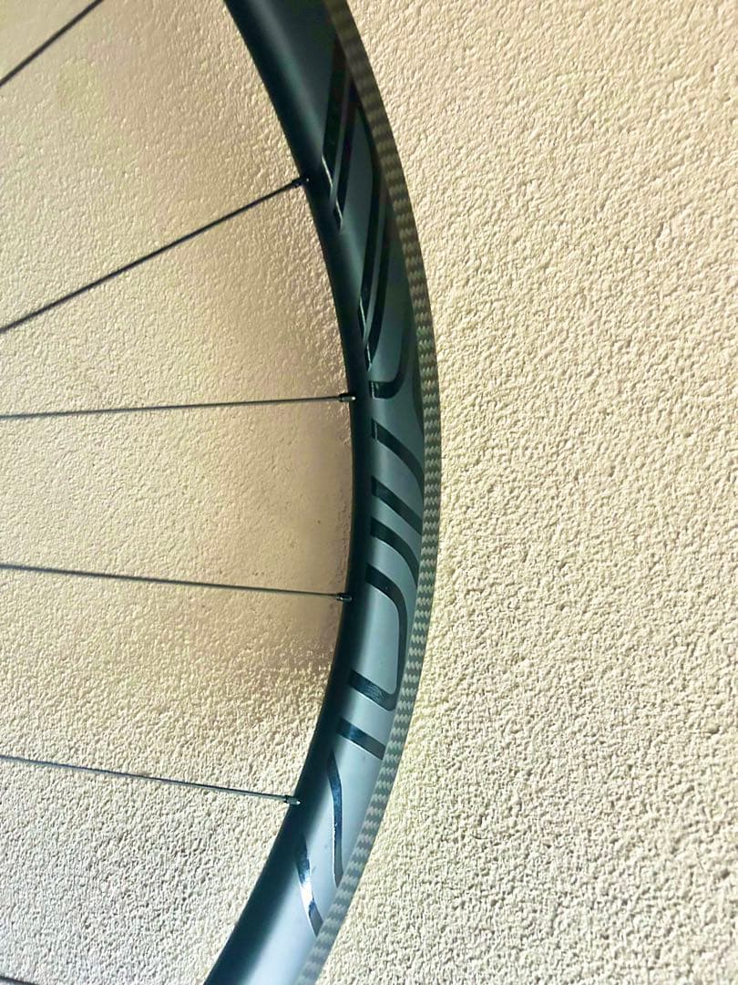 ◇鬼軽！カーボンホイールCarbon前輪◇640g！