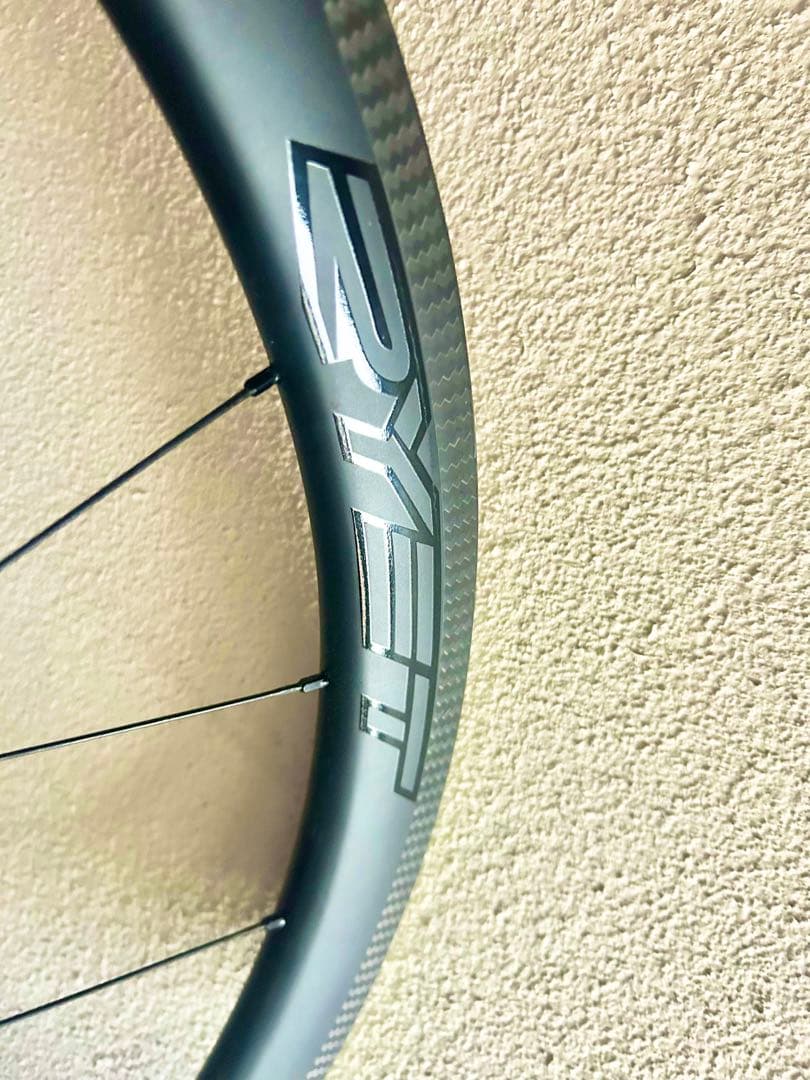 ◇鬼軽！カーボンホイールCarbon前輪◇640g！