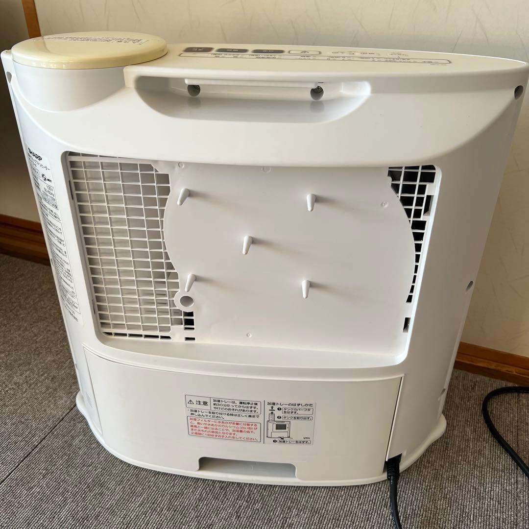 《美品の中古品》　シャープ　加湿セラミック ファンヒーター　HX-J120-W