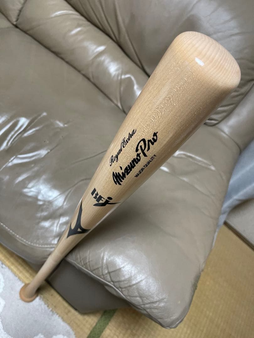 ソフトバンクホークス 近藤健介選手型(KK)MIZUNO Pro硬式木製バット