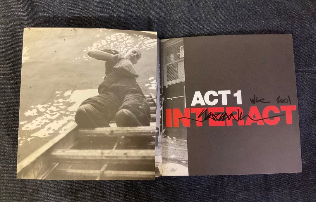 WK INTERACT 作品集 2001年 サイン入り - メルカリ