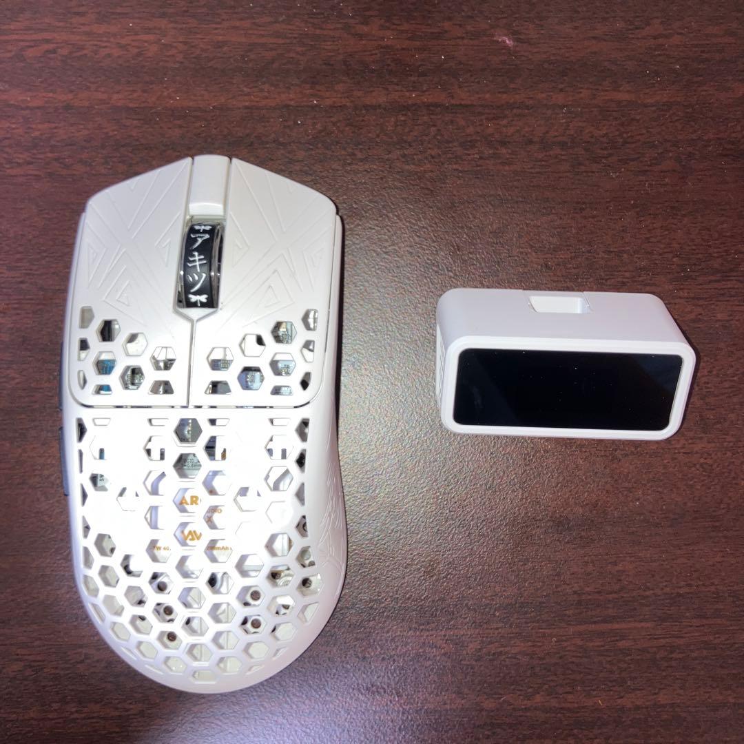 マウス・トラックボール Arbiter Studio AKITSU MEDIUM White Arbiter Studio (アービタースタジオ) AKITSU MEDIUM 40g カーボン