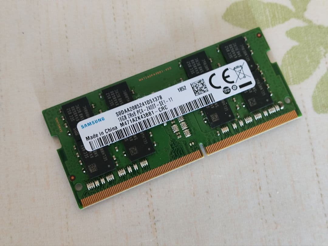 メモリー SAMSUNG DDR4 16GB 2400MHz SO-DIMM Samsung 16GB DDR4 PC4-19200, 2400MHz, 260 PIN SODIMM, CL 17, 1.2V