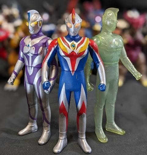 ウルトラマンコスモス＆登場怪獣・宇宙人（バンダイ）ソフビ１７体セット