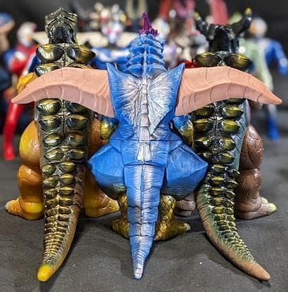 ウルトラマンコスモス＆登場怪獣・宇宙人（バンダイ）ソフビ１７体セット