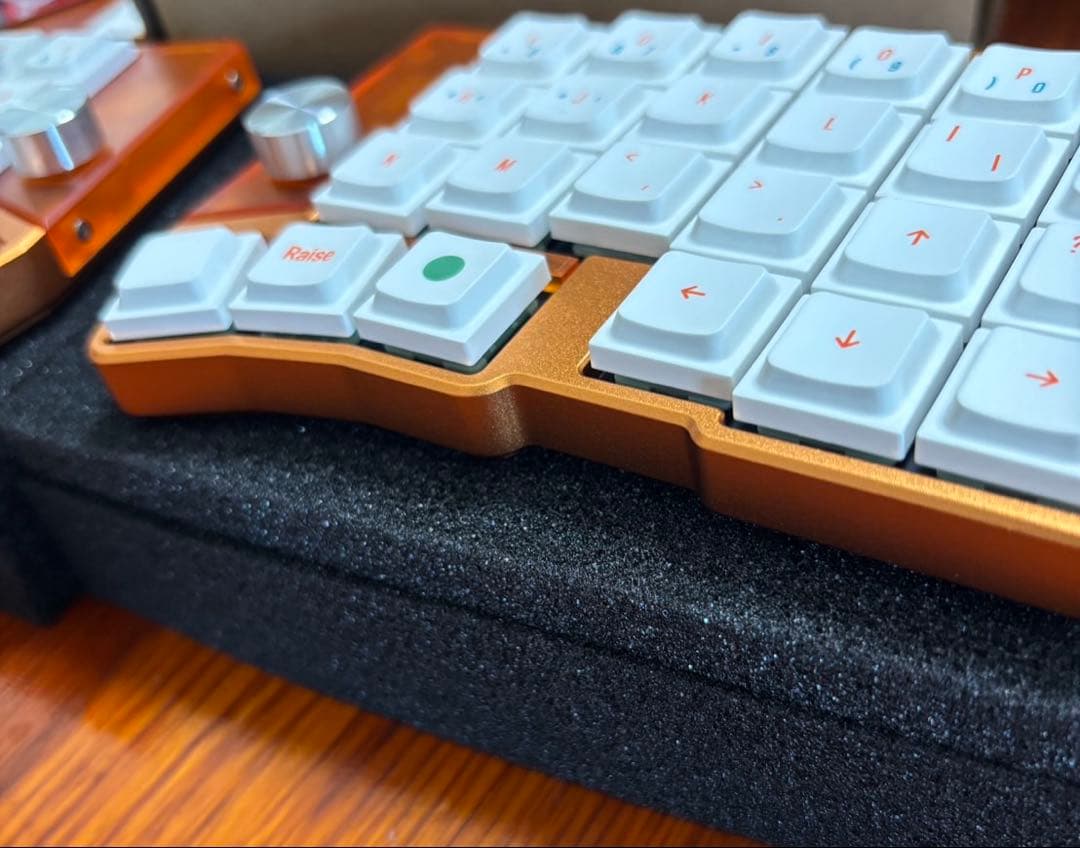 ゆずぽんず様】専用Cornix LP 分割キーボード オレンジ - メルカリ