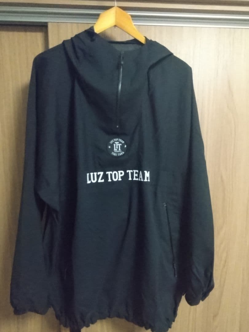 【Luz e sombra】ルースイソンブラLTT　ドルマンアノラックポンチョ 送料 無料スポーツ - 【Luz e sombra】ルースイソンブラLTT ドルマン