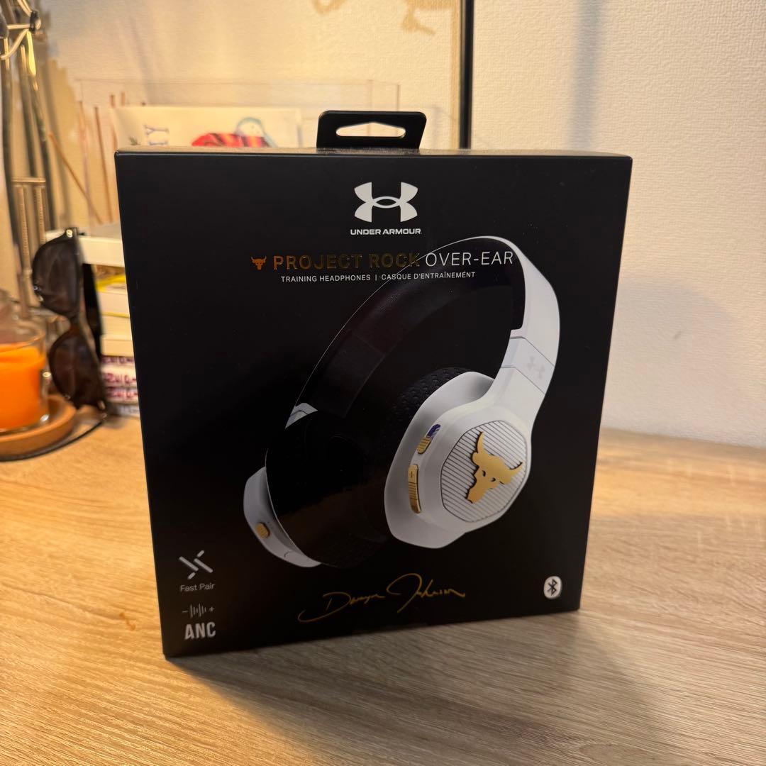 ヘッドホン Under Armour Project Rock Over-Ear JBL、UNDER ARMOURとコラボしたワイヤレスヘッドホン「UA PROJECT ROCK