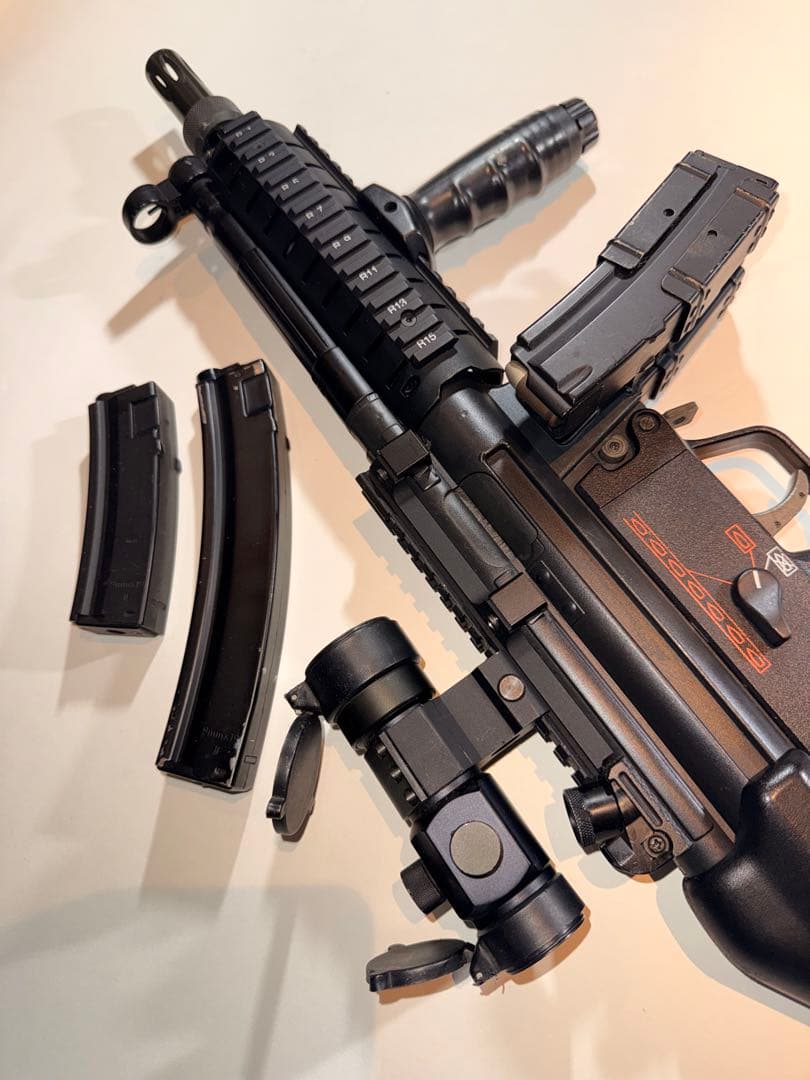 東京マルイMP5A4スタンダード電動ガン RASドットサイト付