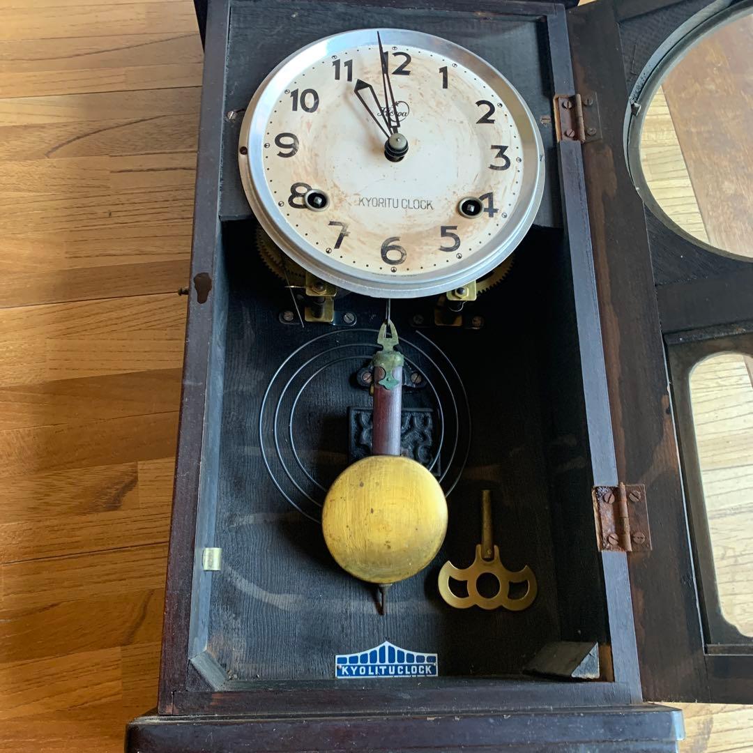 懐かしアンティーク木製壁掛け時計 ネジ式 ゼンマイ時計 昭和レトロ