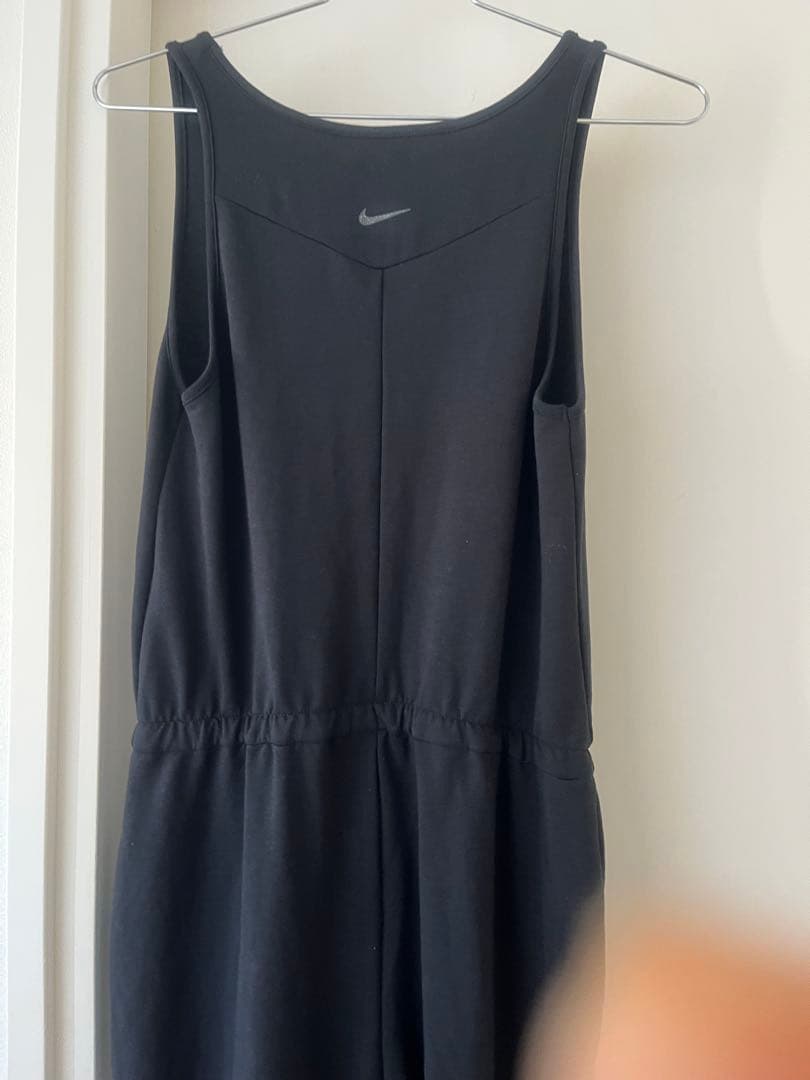 Nike ヨガ ブラック ジャンプスーツ - メルカリ