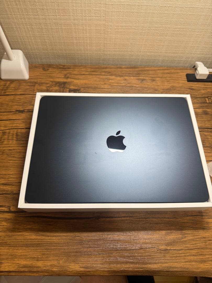 MacBook Air 13.6インチ M2チップ 256GB ミッドナイト 13インチMacBook Air [整備済製品] 8コアCPUと10コアGPUを搭載した