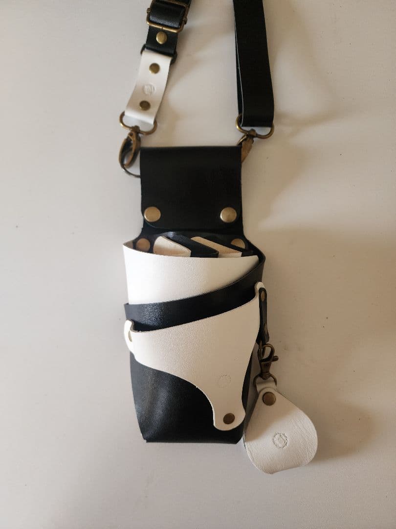 シザーケース 本革 4丁黒&白 DEEDS シザーケース 美容師 シエーナ no.358 ブラック ゴールド金具 4